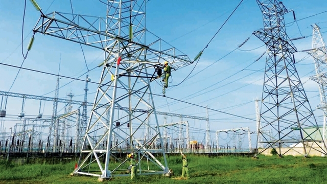 Vietnam supports private investment in electricity transmission lines