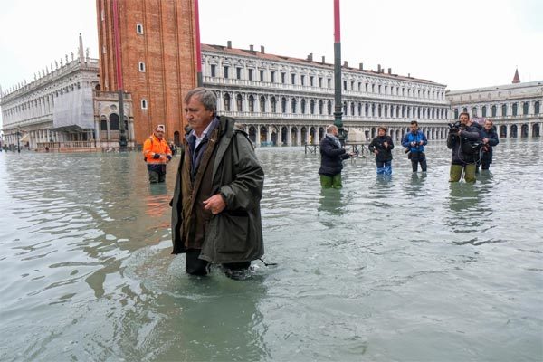 Thành phố Venice lụt lịch sử, Italia báo động đỏ