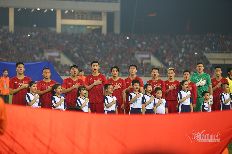 Việt Nam quyết đấu Thái Lan: Triệu con tim chờ sắc đỏ bay cao