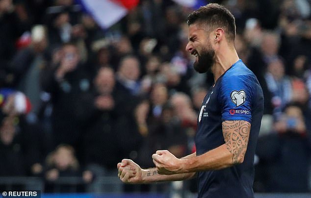 Giroud hóa người hùng, Pháp đoạt vé dự EURO 2020