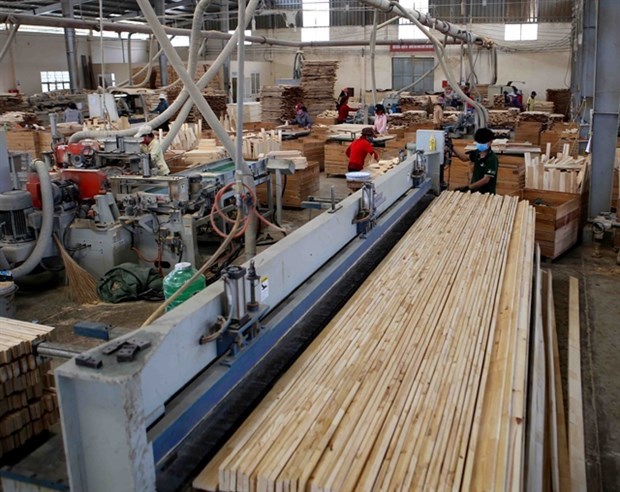 Temporary suspension of import and re-export of plywood to US