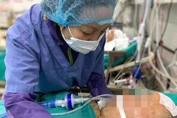 Cuộc ly biệt lúc nửa đêm đẫm nước mắt của người vợ