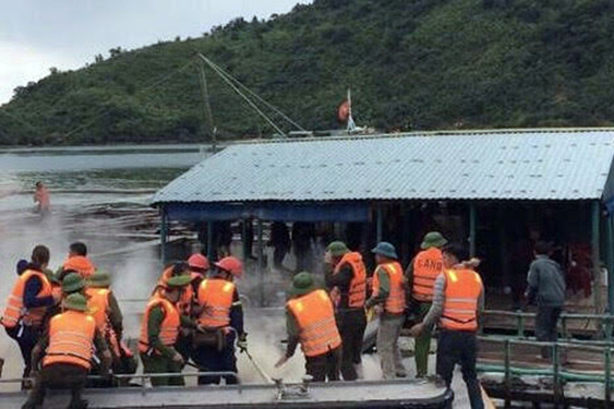 Tạm giữ hình sự 6 người ném bom xăng vào đoàn cưỡng chế ở Vân Đồn