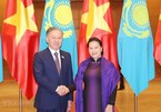 Vietnamese, Kazakhstani top legislators hold talks in Hanoi