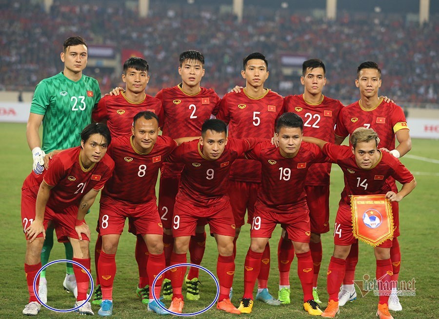 Duy Máº¡nh VÄƒn Lam Äƒn Gian Chiá»u Cao Khi Chá»¥p áº£nh TrÆ°á»›c Tráº­n Uae Vietnamnet