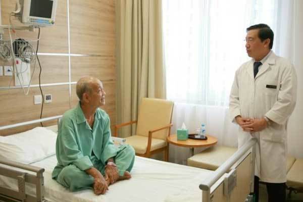 Cần cân nhắc những gì trước khi mổ tim?