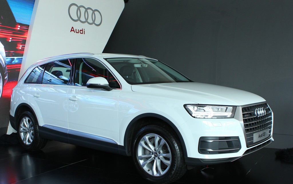 Có 4-5 tỷ đồng, chọn SUV 7 chỗ hạng sang nào?