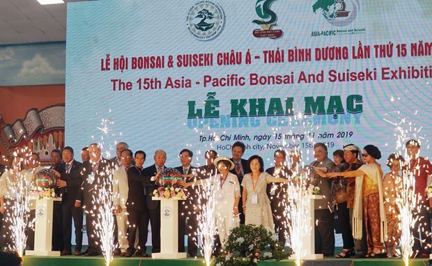 Vietnam hosts Asia-Pacific Bonsai-Suiseki Festival