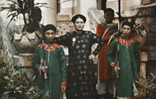 Cuộc đời người đàn bà đẹp làm chao đảo giới doanh nhân Hà thành