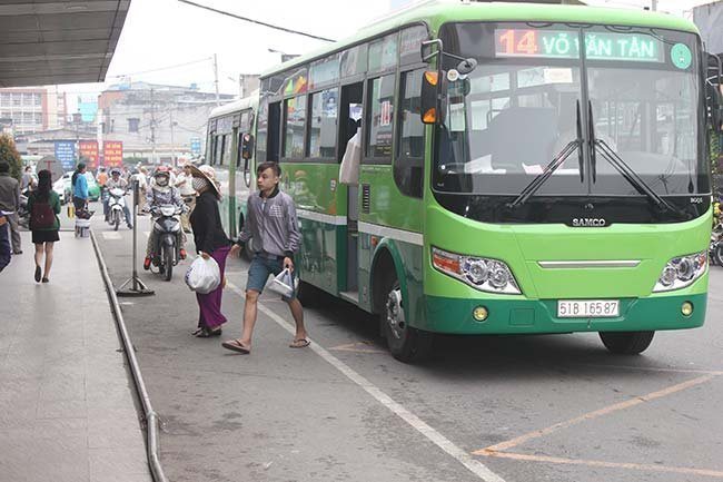 Heavy investment in HCM City's bus system remains ineffective