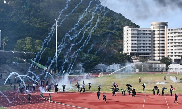 Vietnamese students in Hong Kong get support to come back home