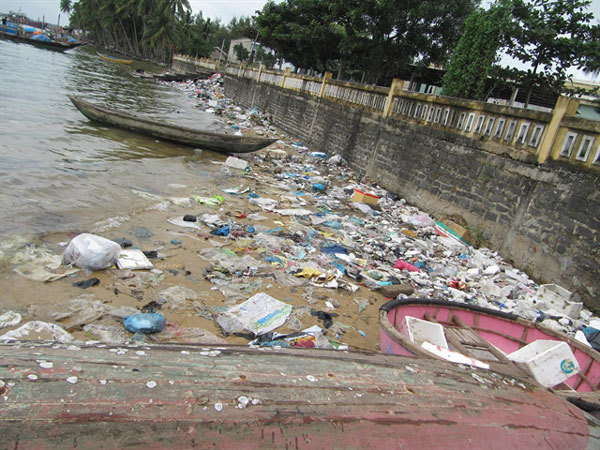 New approach to reduce plastic waste in Vu Gia-Thu Bon River