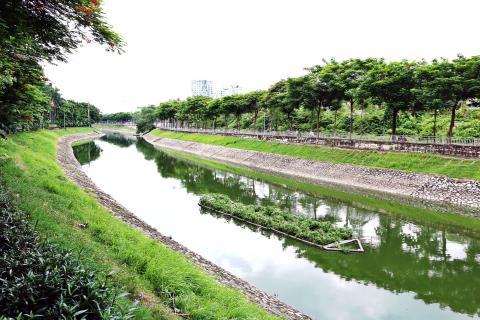 Hanoi to use Red River’s water to clean To Lich River