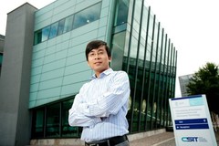 Vietnamese professor wins many international science awards