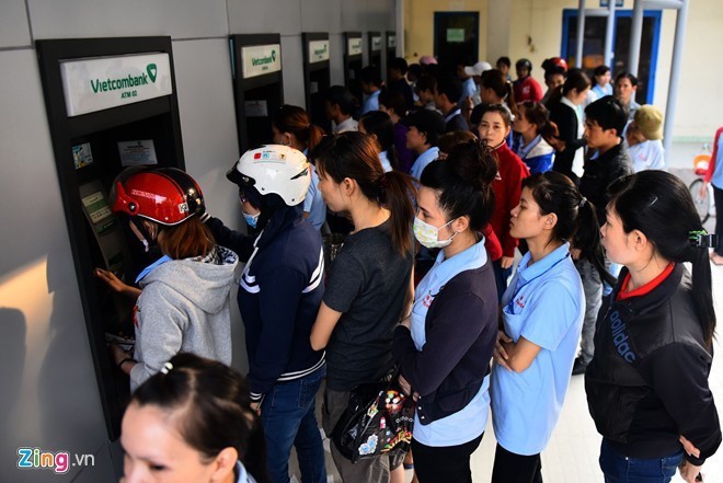 Ngân hàng nào đang miễn phí rút tiền mặt ATM?