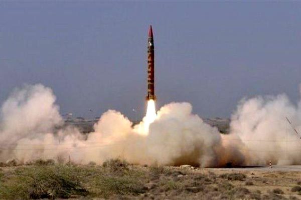 Ấn Độ vừa thử tên lửa đạn đạo, Pakistan vội phóng vũ khí đáp trả