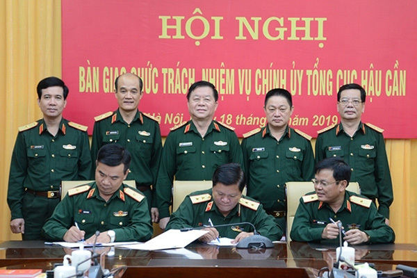 Bàn giao chức trách, nhiệm vụ Bí thư Đảng ủy, Chính ủy Tổng cục Hậu cần