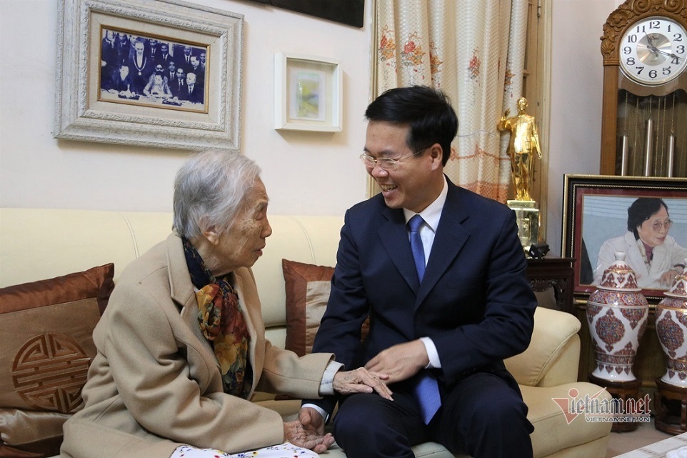 Ông Võ Văn Thưởng: “Đến thăm các nhà giáo, tôi học thêm được nhiều điều”