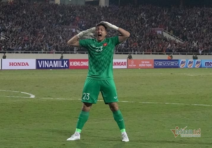 Việt Nam chia điểm Thái Lan: Người hùng Đặng Văn Lâm