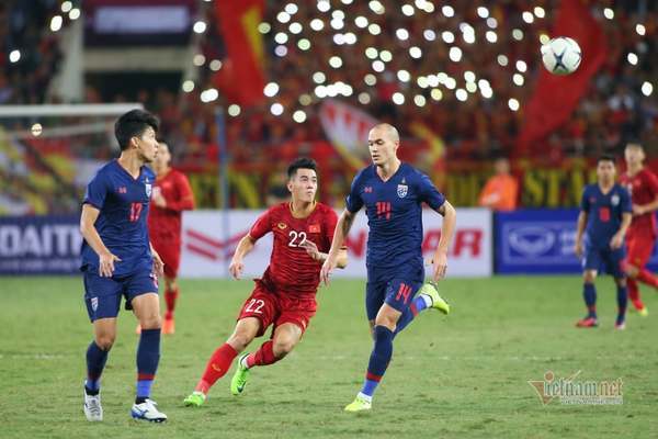 Việt Nam hòa nghẹt thở Thái Lan: Rất hay và quả cảm!