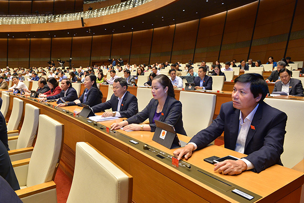 Nghe VietNamNet: Quốc hội chốt tuổi nghỉ hưu nam 62, nữ 60