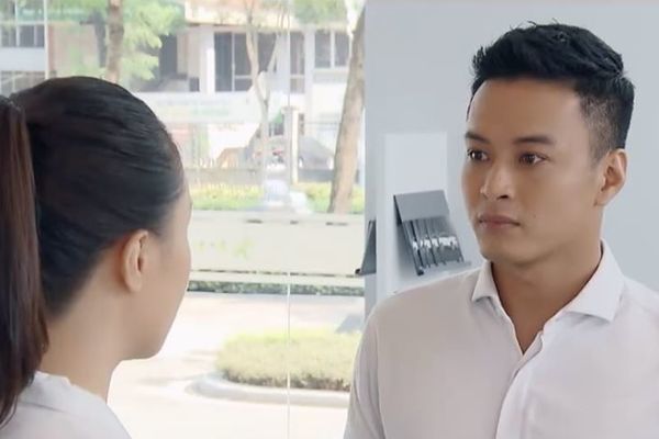 'Hoa hồng trên ngực trái' tập 32, Khuê xin nghỉ việc, Khang mắng sếp vì San