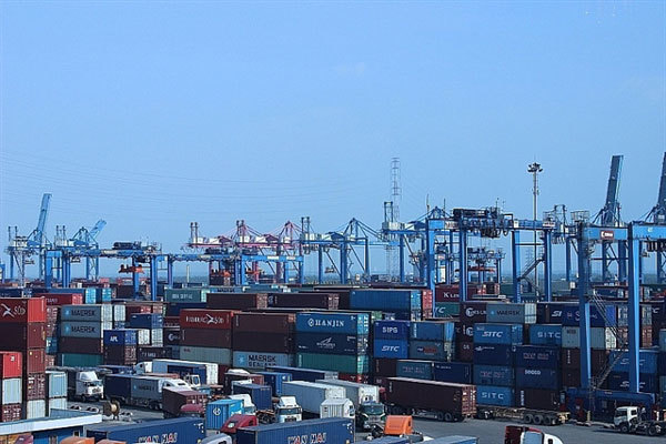 HCM City to collect infrastructure fees at seaports