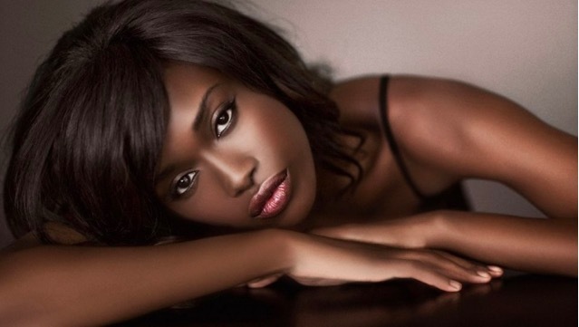 Vẻ đẹp mê hoặc của các thiếu nữ da đen khỏe khoắn