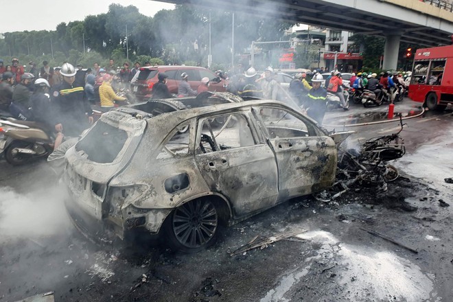 Xe Mercedes có phanh tự động vẫn gây tai nạn chết người ở Hà Nội?