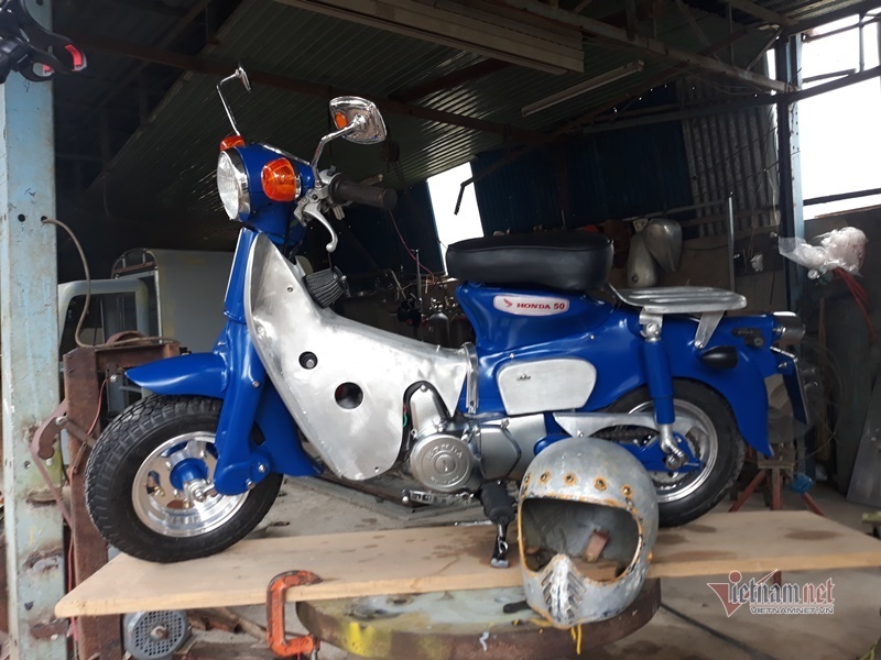 Honda Super Cub 50 đời 1978 độ phong cách mini của dân chơi Bình Thuận