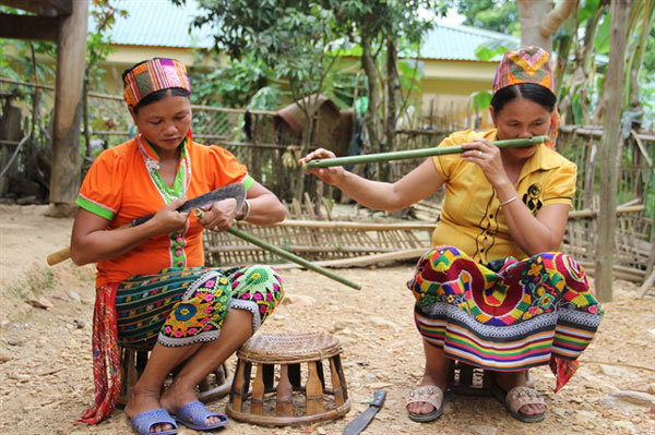 Kho Mu people’s unique music at Museum of Ethnology