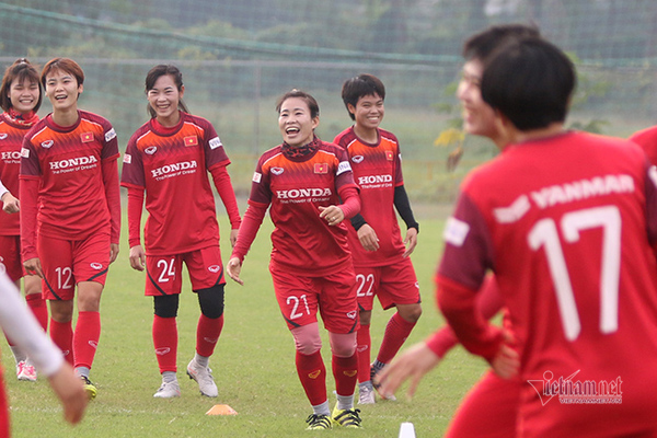 HLV Mai Đức Chung mong bóng đá nam, nữ ẵm vàng SEA Games