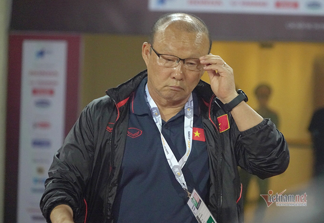 Tuyển Việt Nam: Thầy Park tính đường bảo vệ AFF Cup thôi...