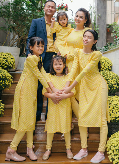 Cách ứng xử khôn ngoan của mỹ nhân Việt với con riêng của chồng