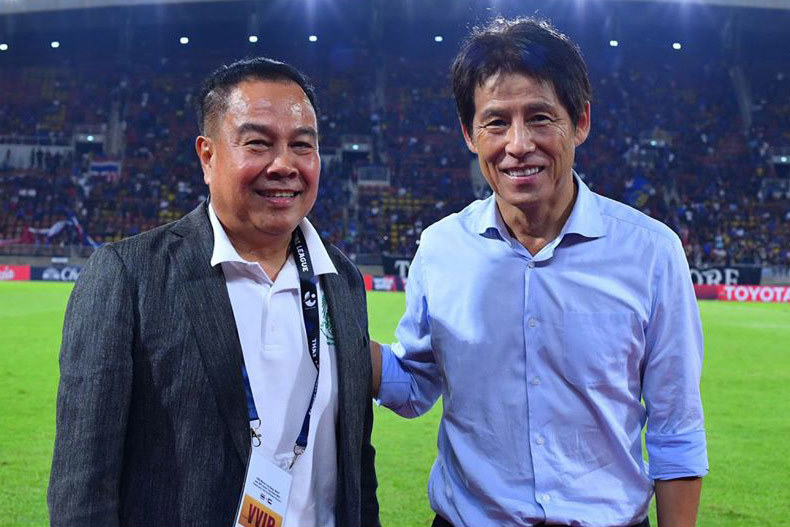 Thái Lan thưởng nóng Akira Nishino, tranh vàng SEA Games