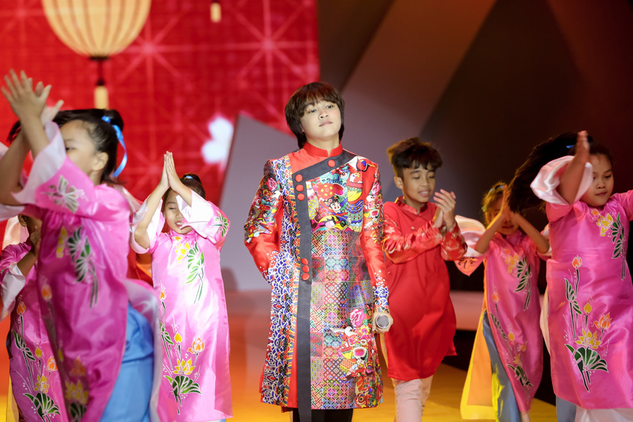Thiên Khôi mang không khí Tết đến Asian Kids Fashion Week