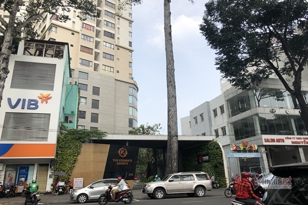 Dân chung cư 5 sao bức xúc chủ đầu tư bán nửa tỷ một chỗ đỗ ôtô