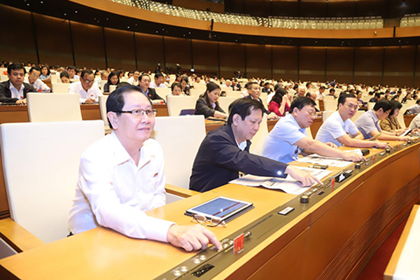 Vi phạm khi đương chức, cán bộ về hưu hết 'hạ cánh an toàn'