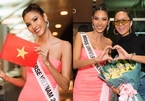 H'Hen Niê ra sân bay tiễn Hoàng Thùy đi thi Hoa hậu Hoàn vũ 2019