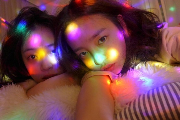 'Búp bê sống' tự tử: Trở thành ngôi sao như đi qua sông không thể về bờ