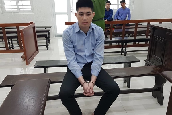 Chàng rể ở Hà Nội chém tới tấp bố mẹ vợ vì bị lạnh nhạt