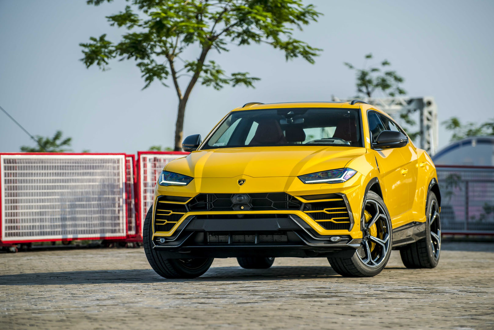 Giá 23 tỷ, nhà giàu Việt 'rước' 7 siêu SUV Lamborghini Urus