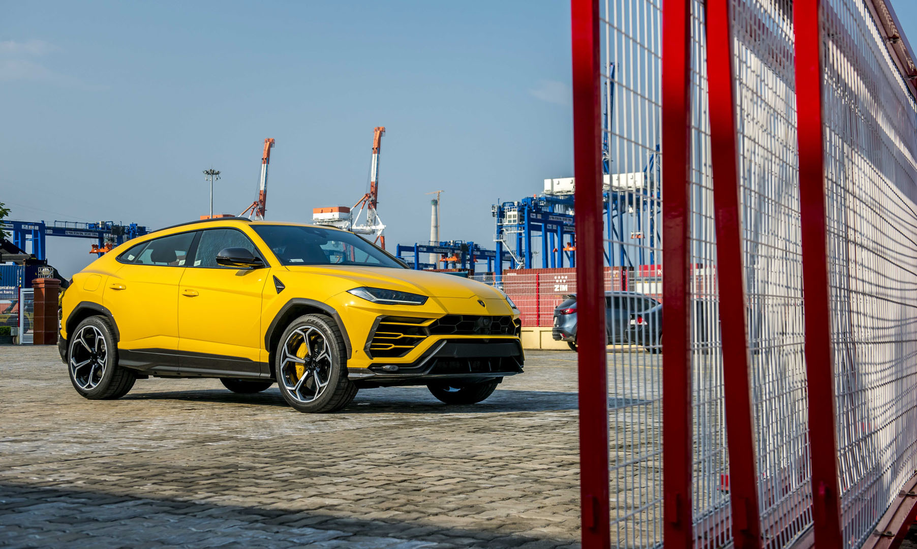 Giá 23 tỷ, nhà giàu Việt 'rước' 7 siêu SUV Lamborghini Urus