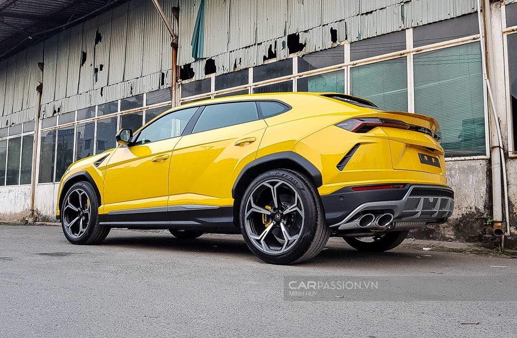 Giá 23 tỷ, nhà giàu Việt 'rước' 7 siêu SUV Lamborghini Urus