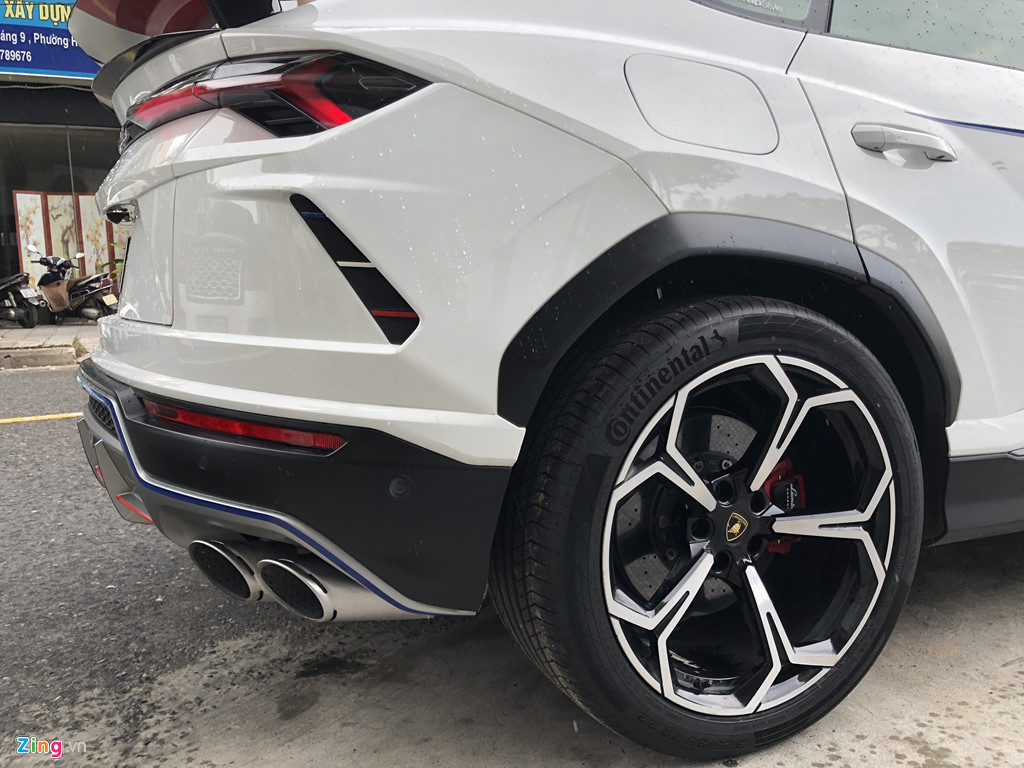 Giá 23 tỷ, nhà giàu Việt 'rước' 7 siêu SUV Lamborghini Urus