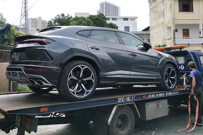 Giá 23 tỷ, nhà giàu Việt 'rước' 7 siêu SUV Lamborghini Urus