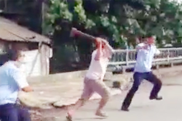 Nghe VietNamNet: Thanh tra giao thông bị chém lìa ngón tay khi đi dẹp vỉa hè