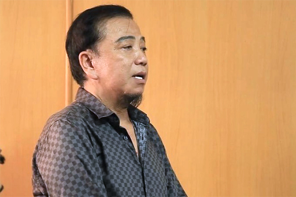 Nghệ sĩ Hồng Tơ lại hầu tòa