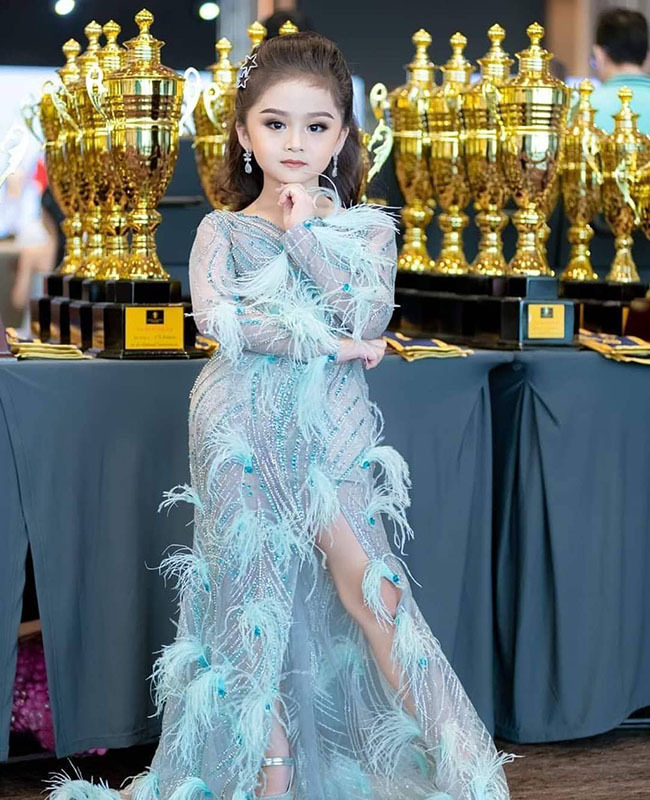 Bé gái 6 tuổi đăng quang Hoa hậu nhí Thái Lan 2019