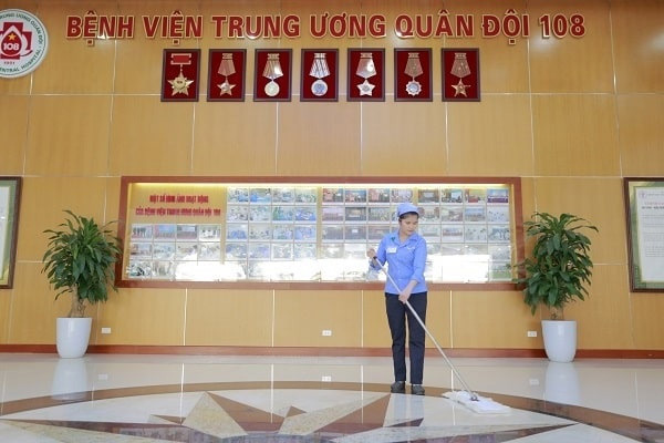 Vệ sinh công nghiệp - giải pháp ‘vàng’ cho bệnh viện, phòng khám